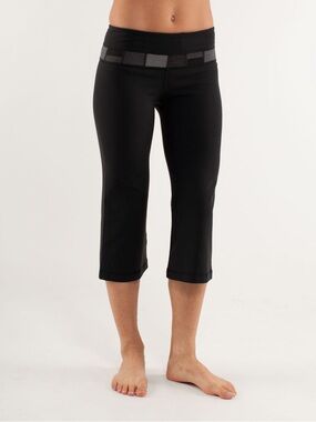 LULULEMON Groove Crop Black / Heathered Black / Quilting Winter Size 6